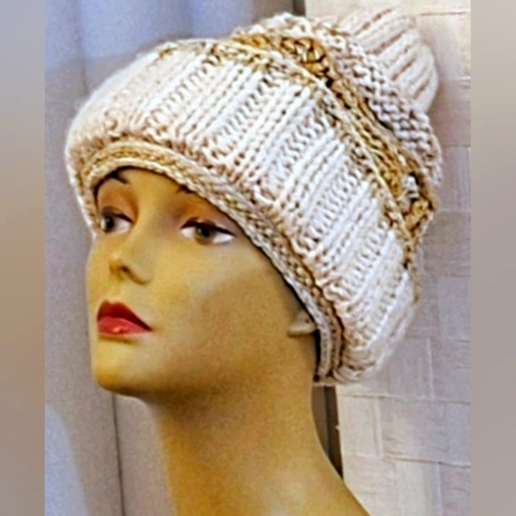 The BoKnitArt Collection Accessories - NWT Artisanal Cashmere Blend Monochromatic Beanie